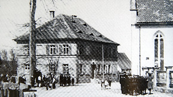 Friedenslinde am Dorfplatz