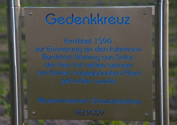 Gedenktafel am Gedenkkreuz