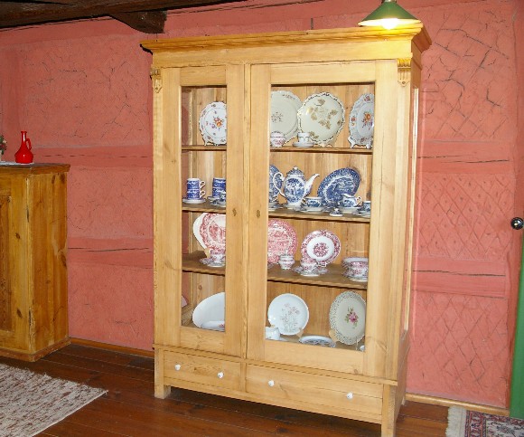 Vitrine mit Fundgegenständen