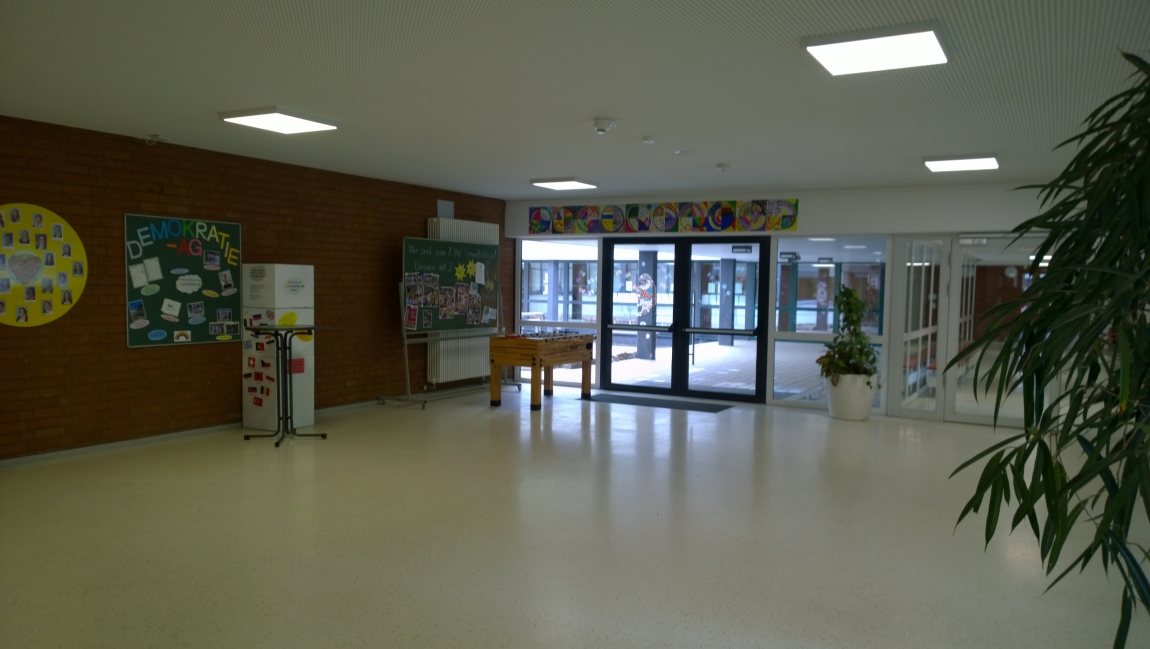 Durchgang zum Pausenhof